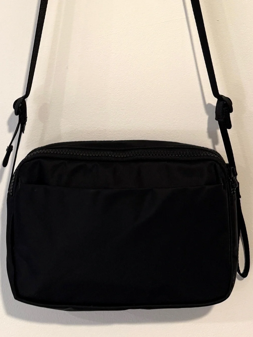 Everlane Nylon Crossbody Bag - Sacoche Style - Black